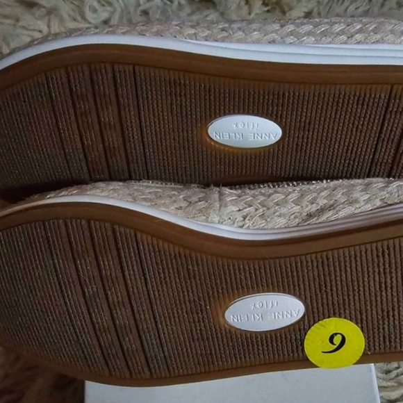 New in box, Anne Klein Rhinestone Juneo 1F9, Rhinestone Slip on Shoes, Size 9m - Picture 8 of 8